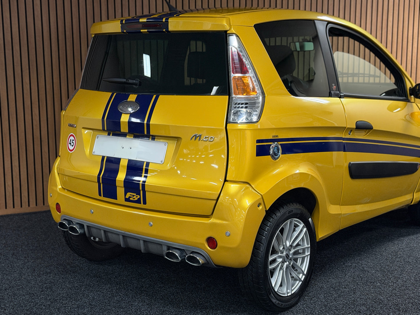 Microcar M.GO F8 Sport Gold | leiser DCI Motor | 45 km/h | Innerhalb 250 KM Kostenlose Lieferung | Mopedauto | Leichtmobile