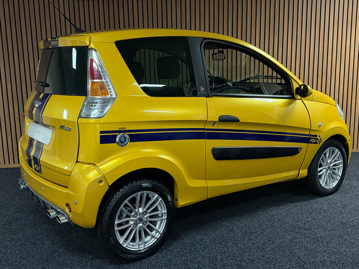 Microcar M.GO F8 Sport Gold | leiser DCI Motor | 45 km/h | Innerhalb 250 KM Kostenlose Lieferung | Mopedauto | Leichtmobile
