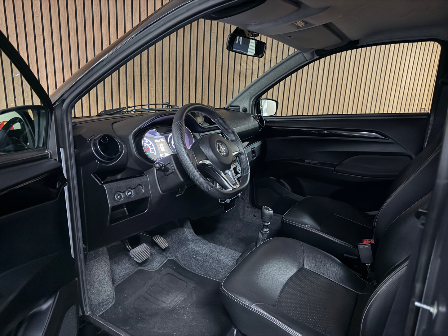 Aixam City Sport Mattgrau  | 8 PS Kubota | Rückfahrkamera | Multi-Media Touch | 45 km/h | Innerhalb 250 KM Kostenlose Lieferung | Mopedauto | Leichtmobile