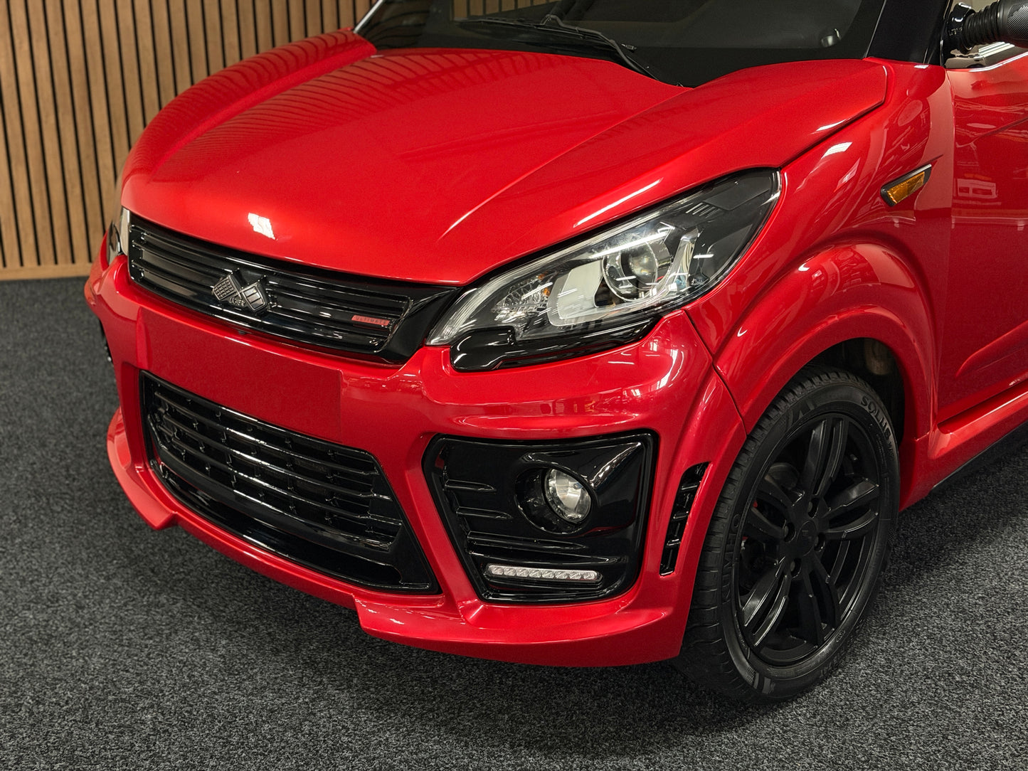 Ligier JS50 Sport | 8 PS DCI Leiser Motor | 45 km/h | Rückfahrkamera | Innerhalb 250 KM Kostenlose Lieferung | Mopedauto | Leichtmobile