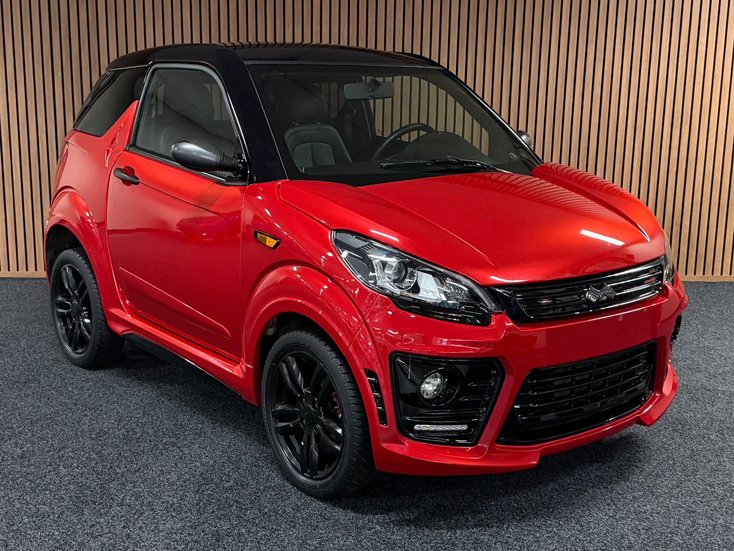 Ligier JS50 Sport | 8 PS DCI Leiser Motor | 45 km/h | Rückfahrkamera | Innerhalb 250 KM Kostenlose Lieferung | Mopedauto | Leichtmobile