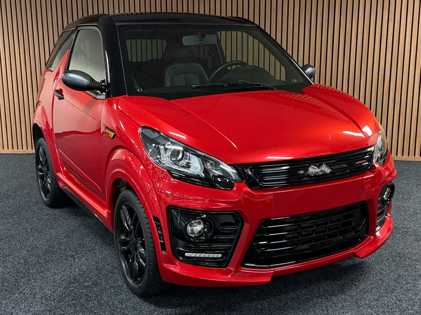 Ligier JS50 Sport | 8 PS DCI Leiser Motor | 45 km/h | Rückfahrkamera | Innerhalb 250 KM Kostenlose Lieferung | Mopedauto | Leichtmobile