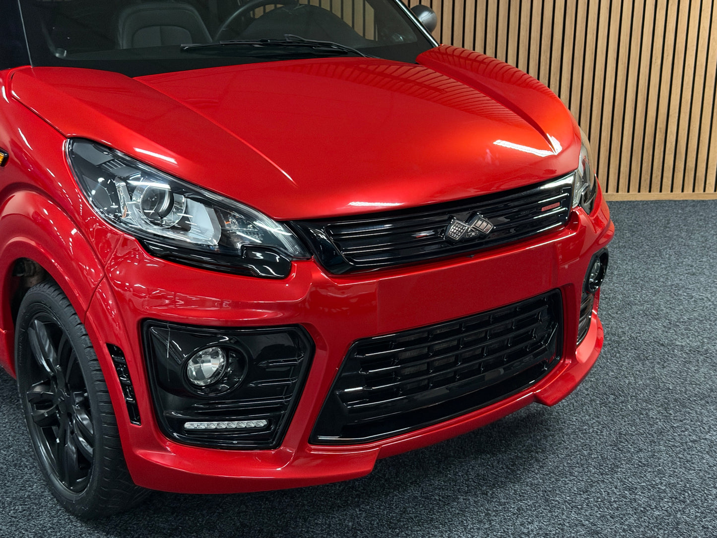 Ligier JS50 Sport | 8 PS DCI Leiser Motor | 45 km/h | Rückfahrkamera | Innerhalb 250 KM Kostenlose Lieferung | Mopedauto | Leichtmobile