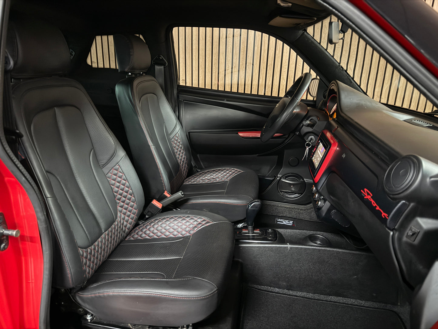 Ligier JS50 Sport | 8 PS DCI Leiser Motor | 45 km/h | Rückfahrkamera | Innerhalb 250 KM Kostenlose Lieferung | Mopedauto | Leichtmobile