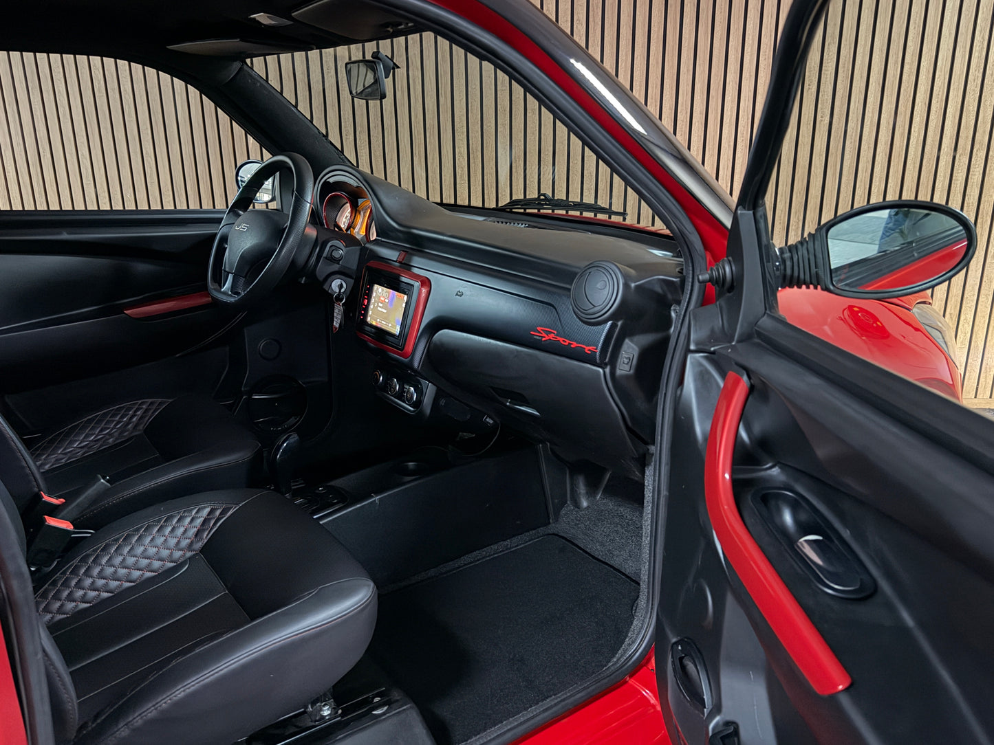 Ligier JS50 Sport | 8 PS DCI Leiser Motor | 45 km/h | Rückfahrkamera | Innerhalb 250 KM Kostenlose Lieferung | Mopedauto | Leichtmobile