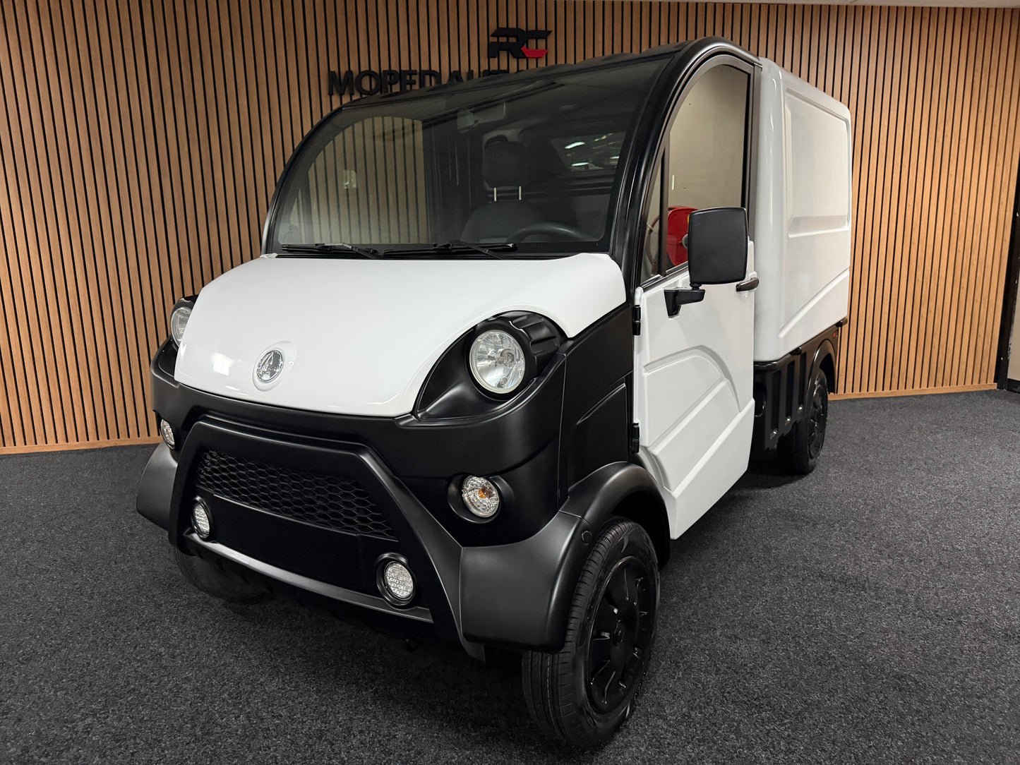 Aixam D-truck Kastenwagen 2023 | 8 PS Motor | 45 km/h | Innerhalb 250 KM Kostenlose Lieferung | Mopedauto | Leichtmobile