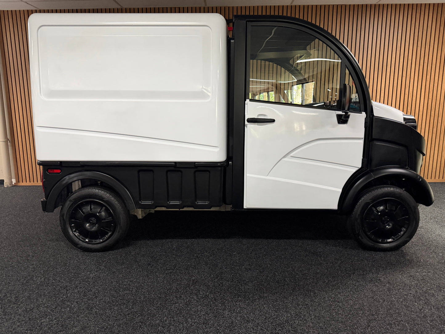 Aixam D-truck Kastenwagen 2023 | 8 PS Motor | 45 km/h | Innerhalb 250 KM Kostenlose Lieferung | Mopedauto | Leichtmobile