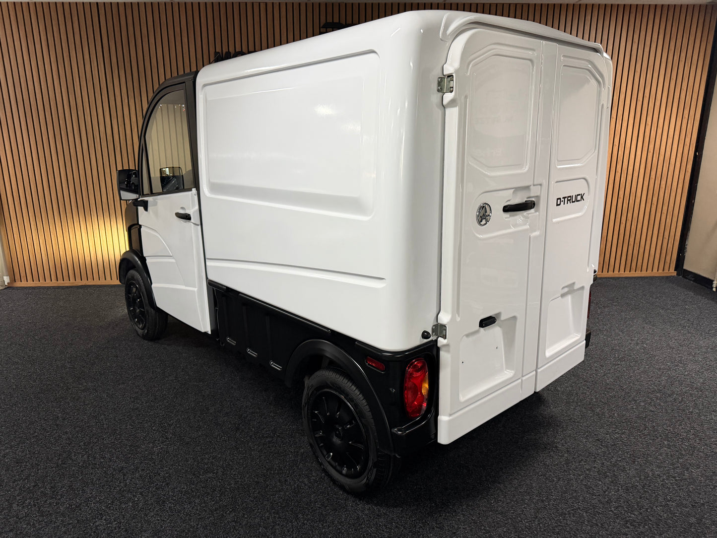 Aixam D-truck Kastenwagen 2023 | 8 PS Motor | 45 km/h | Innerhalb 250 KM Kostenlose Lieferung | Mopedauto | Leichtmobile