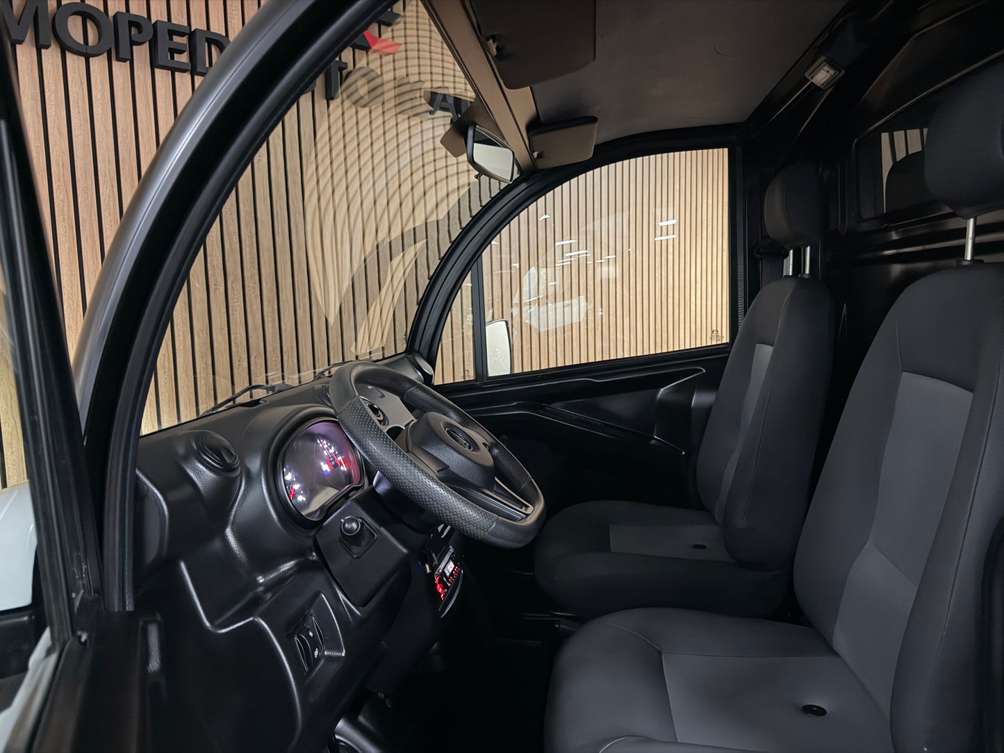 Aixam D-truck Kastenwagen 2023 | 8 PS Motor | 45 km/h | Innerhalb 250 KM Kostenlose Lieferung | Mopedauto | Leichtmobile