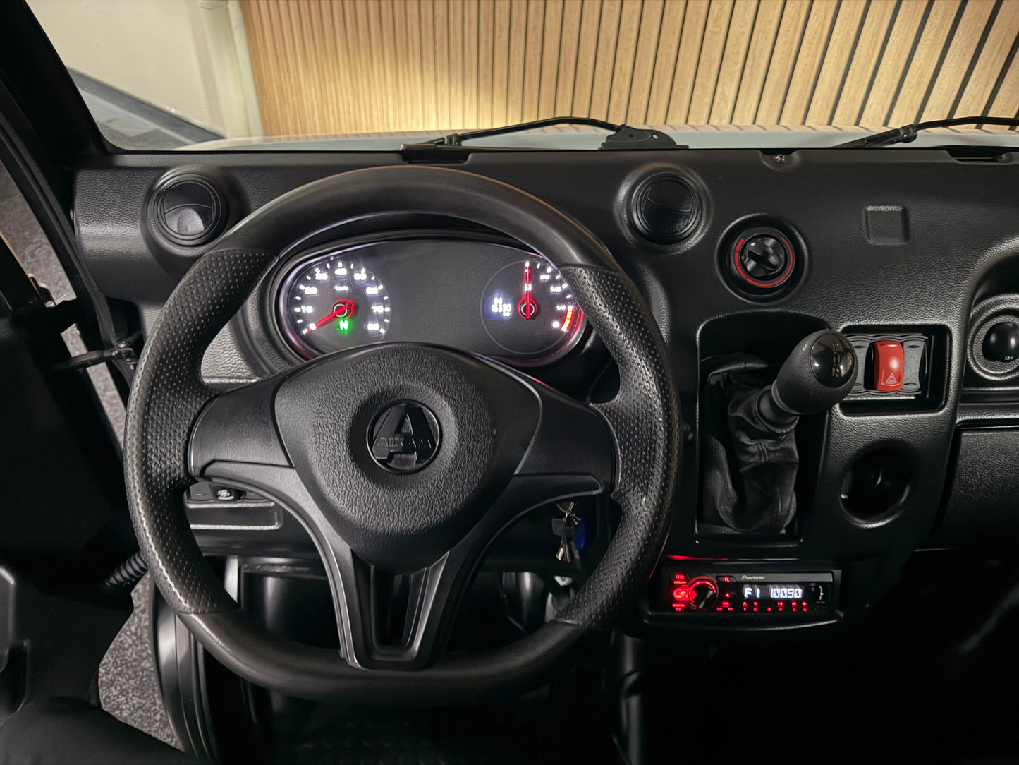Aixam D-truck Kastenwagen 2023 | 8 PS Motor | 45 km/h | Innerhalb 250 KM Kostenlose Lieferung | Mopedauto | Leichtmobile