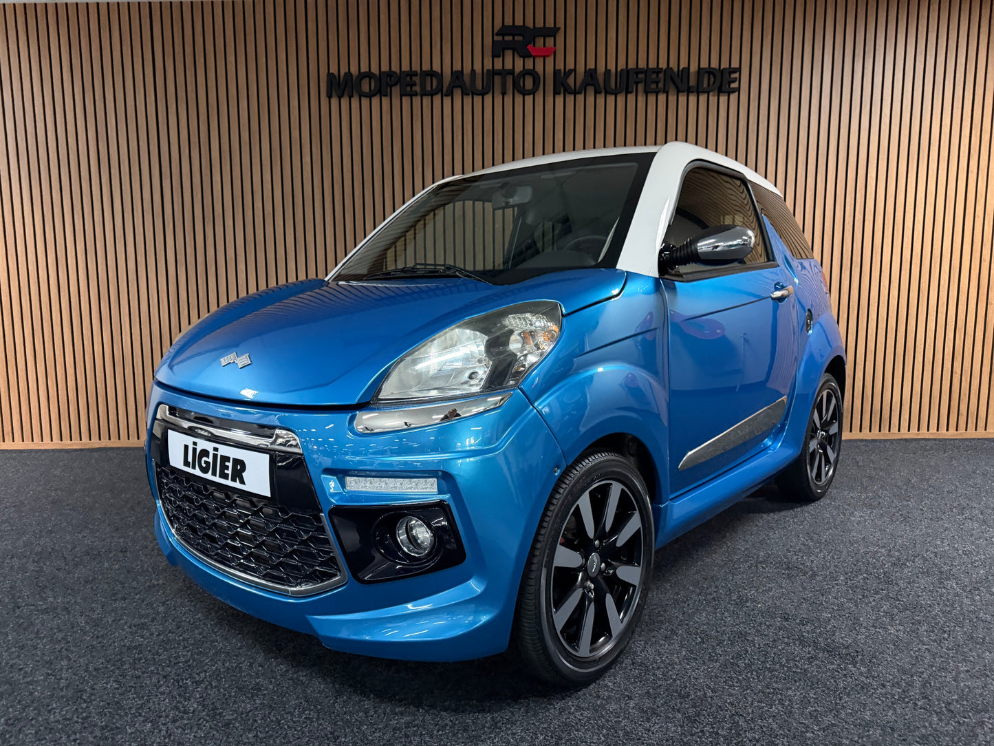 Ligier JS50 Blueline | Chrome Edition | leiser DCI Motor | 45 km/h | Innerhalb 250 KM Kostenlose Lieferung | Mopedauto | Leichtmobile