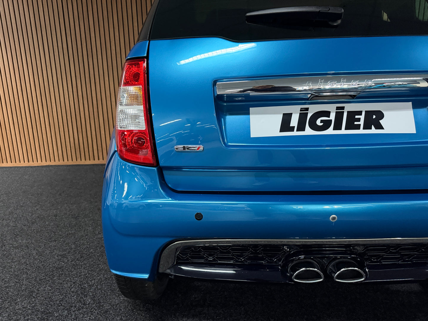 Ligier JS50 Blueline | Chrome Edition | leiser DCI Motor | 45 km/h | Innerhalb 250 KM Kostenlose Lieferung | Mopedauto | Leichtmobile