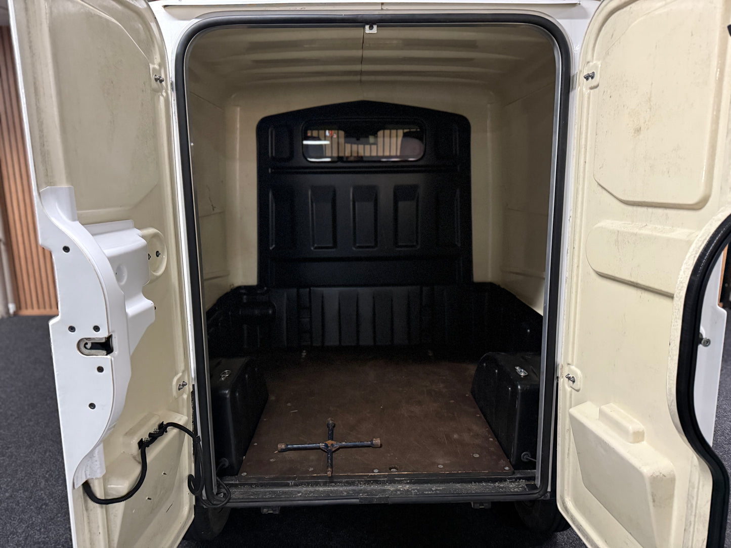 Aixam D-Truck Kastenwagen | 8 PS Motor | 45 km/h | Innerhalb 250 KM Kostenlose Lieferung | Mopedauto | Leichtmobile