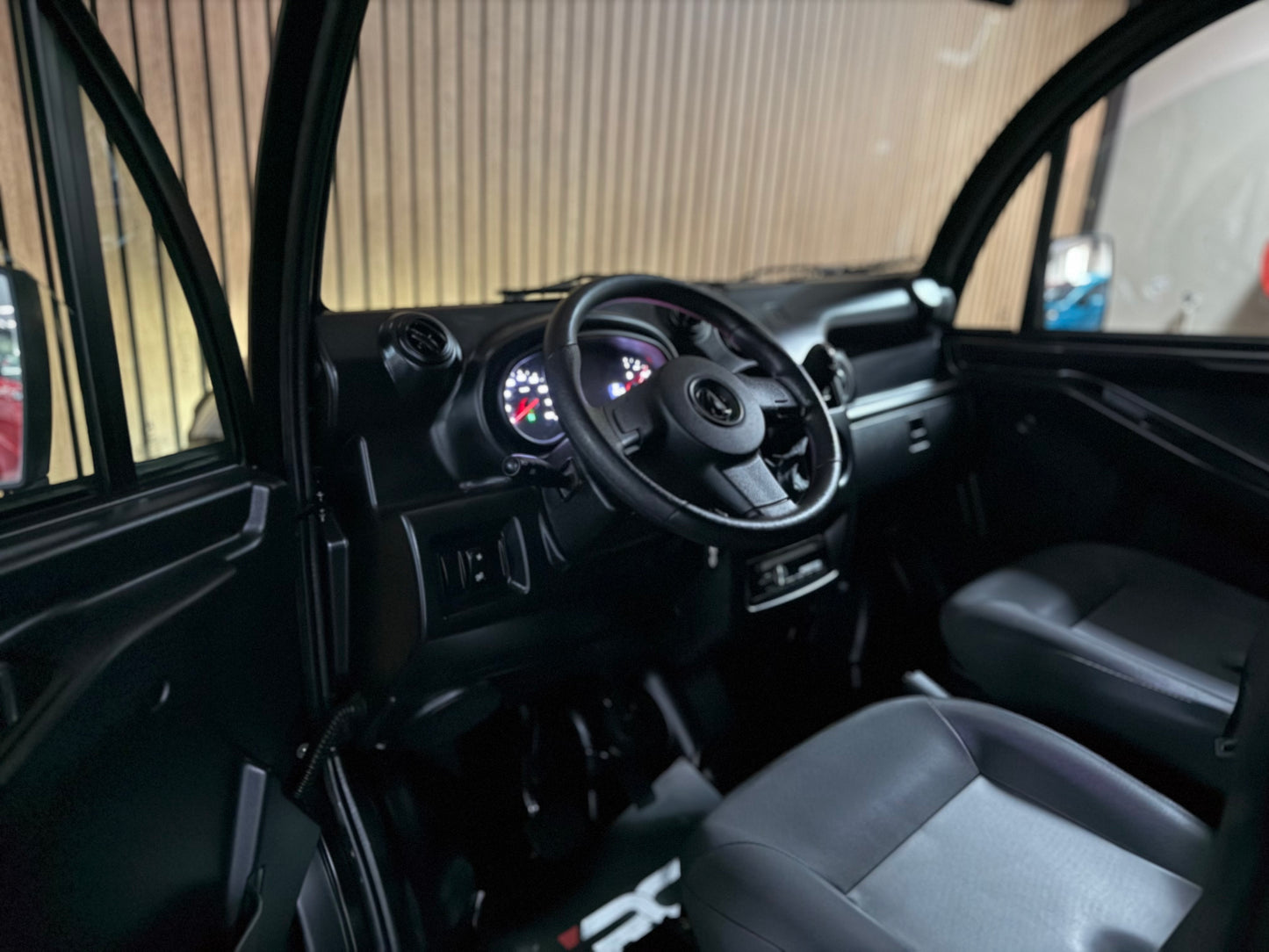 Aixam D-Truck Kastenwagen | 8 PS Motor | 45 km/h | Innerhalb 250 KM Kostenlose Lieferung | Mopedauto | Leichtmobile